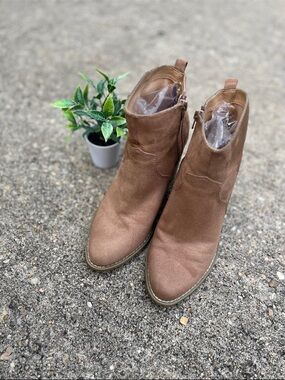 Express Tan Ankle Boots Size 8